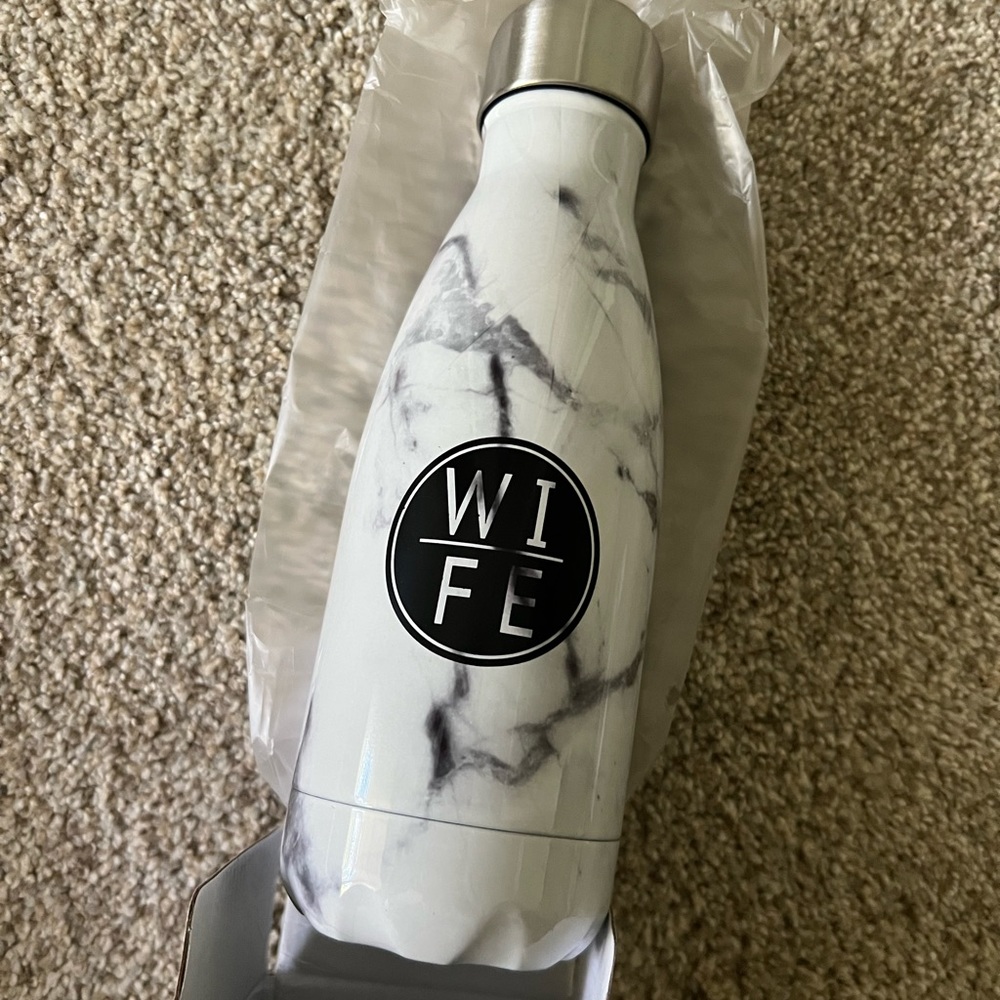 New in box “Wife” water bottle